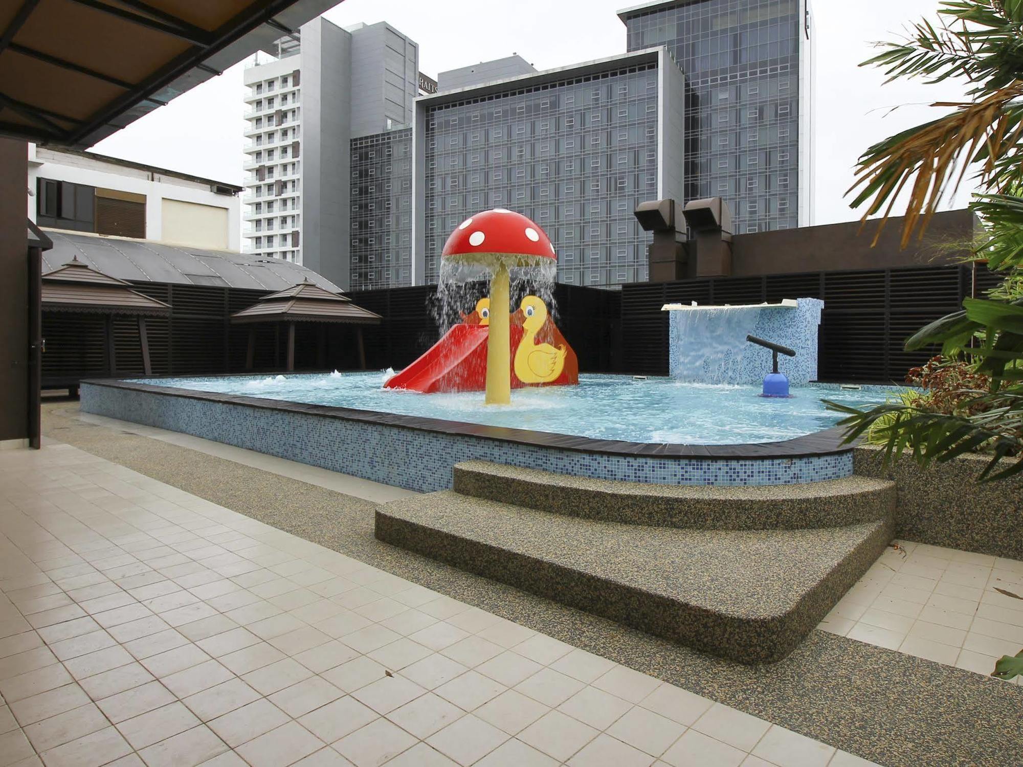 La Boss Hotel Малакка Экстерьер фото